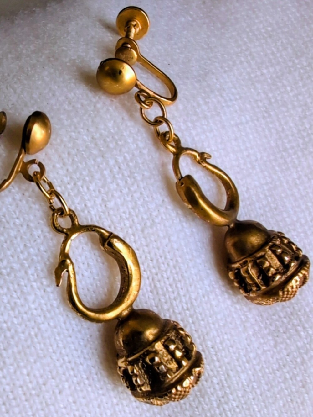 Mid Century Gold Drop Dangle Earrings